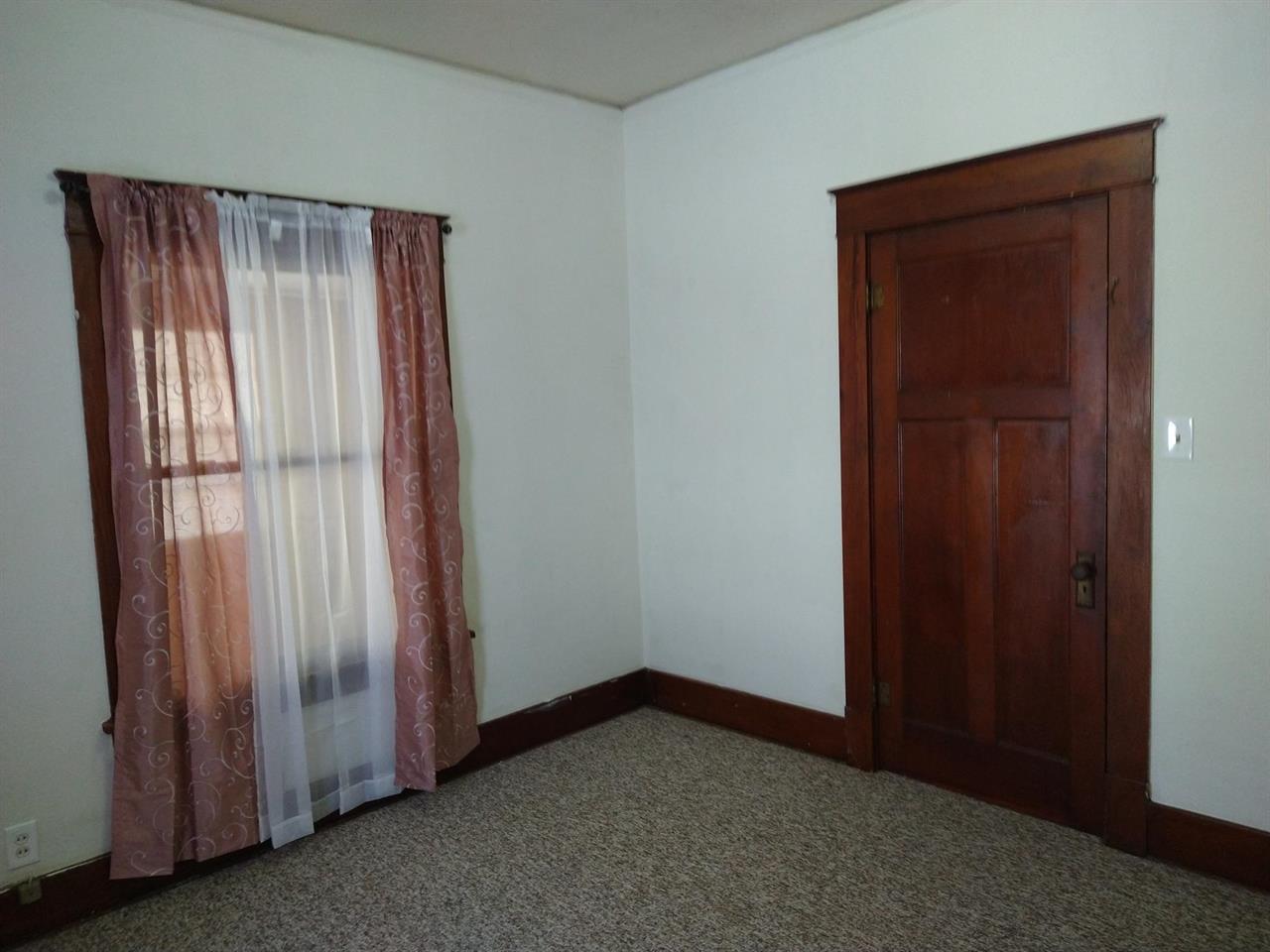 For Sale: 1113 N Summit St, Arkansas City KS